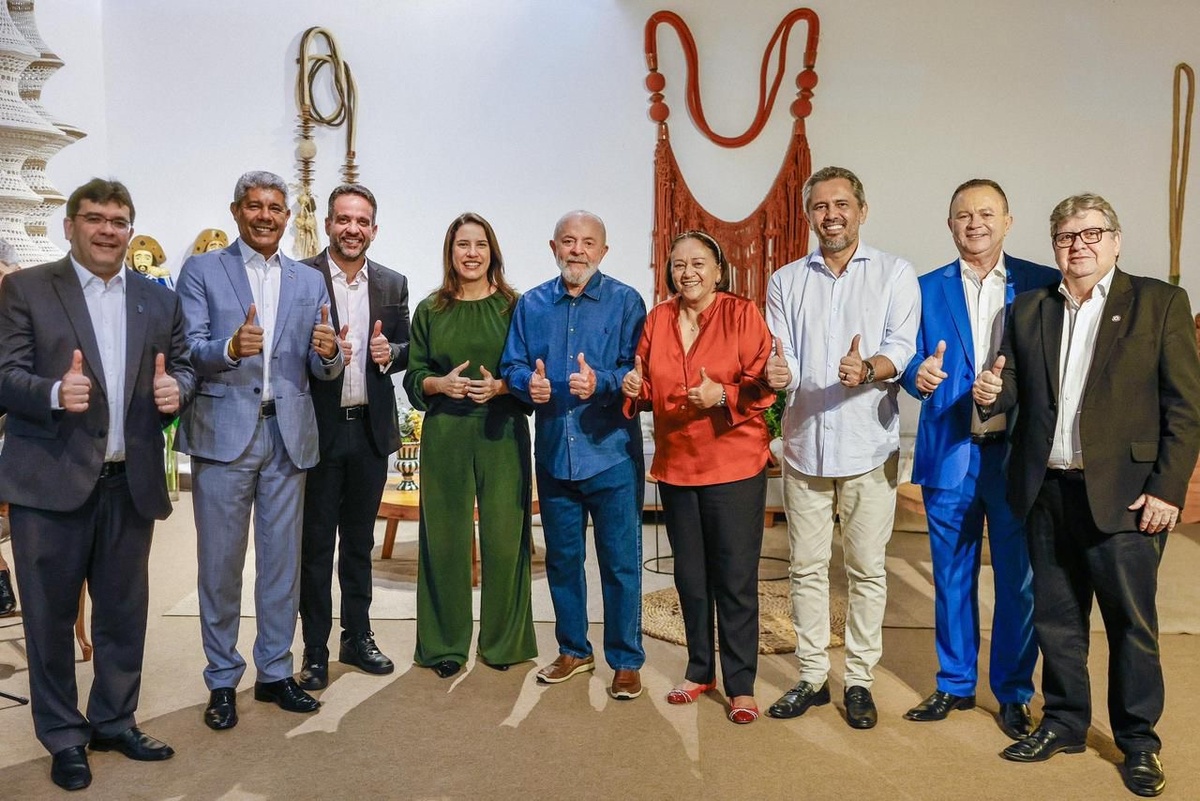 Rafael e os demais governadores nordestinos com Lula, que hj chega a Teresina