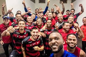 "SELFIE DA VITÓRIA"- @motocluboficial (Foto: Reprodução/Instagram/motocluboficial)