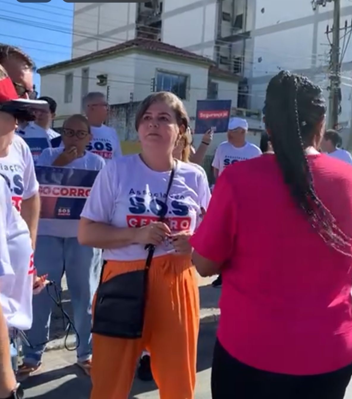 A médica sindicalista Lúcia Santos é uma das coordenadoras da passeata