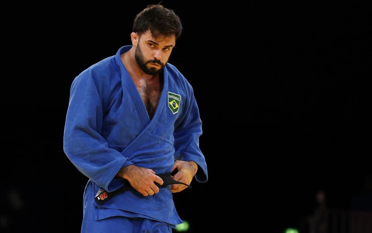 Arbitragem controversa deixa judoca brasileiro sem medalha na categoria até 90kg