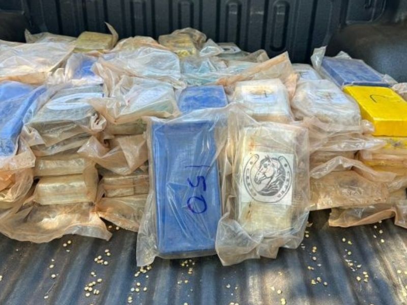 Caminhoneiro é preso transportando 102 kg de drogas em carga de soja no Maranhão