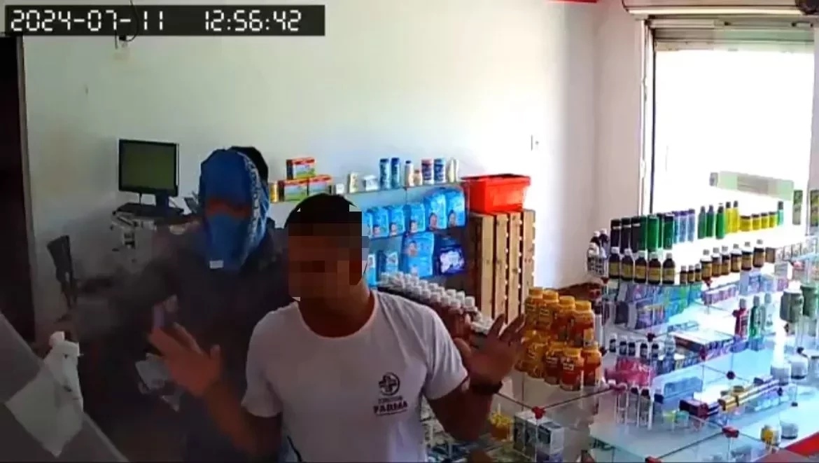 Criminoso usa cueca no rosto como máscara durante assalto de farmácia em Altos