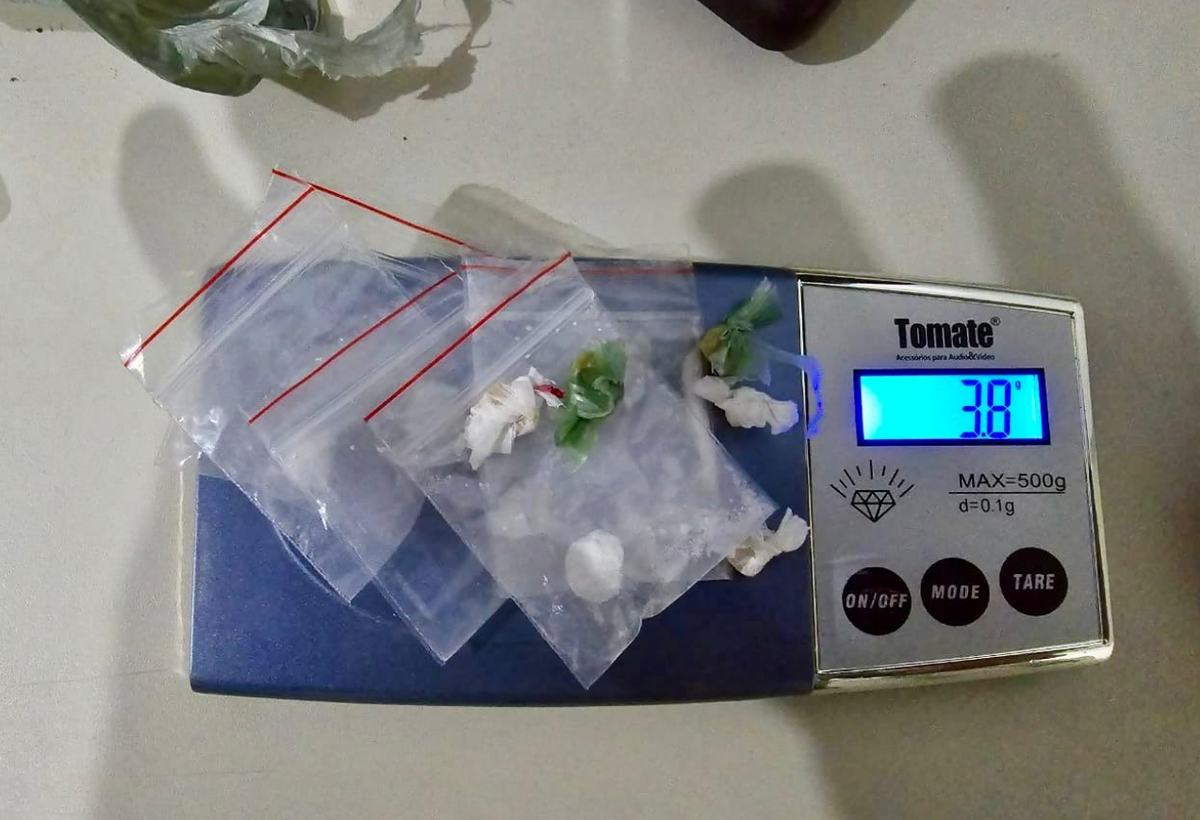Drogas apreendidas.