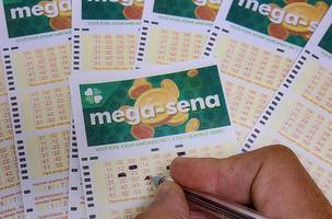 Mega-sena (Foto: Reprodução/Rafa Neddermeyer/Agência Brasil)