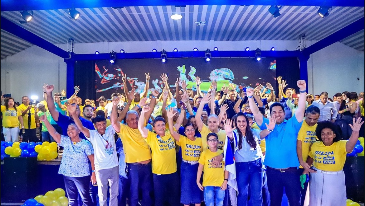 Na convenção de Silvio Mendes, os tons amarelo e azul foram dominantes