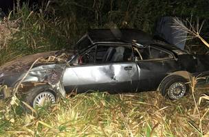 O idoso, de 66 anos, foi arremessado do veículo e não resistiu aos ferimentos. (Foto: Reprodução)
