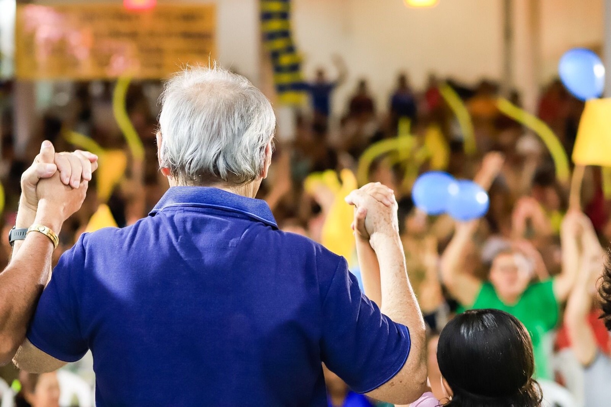 O pré-candidato esteve em reunião em bairro de Teresina, na zona Sul
