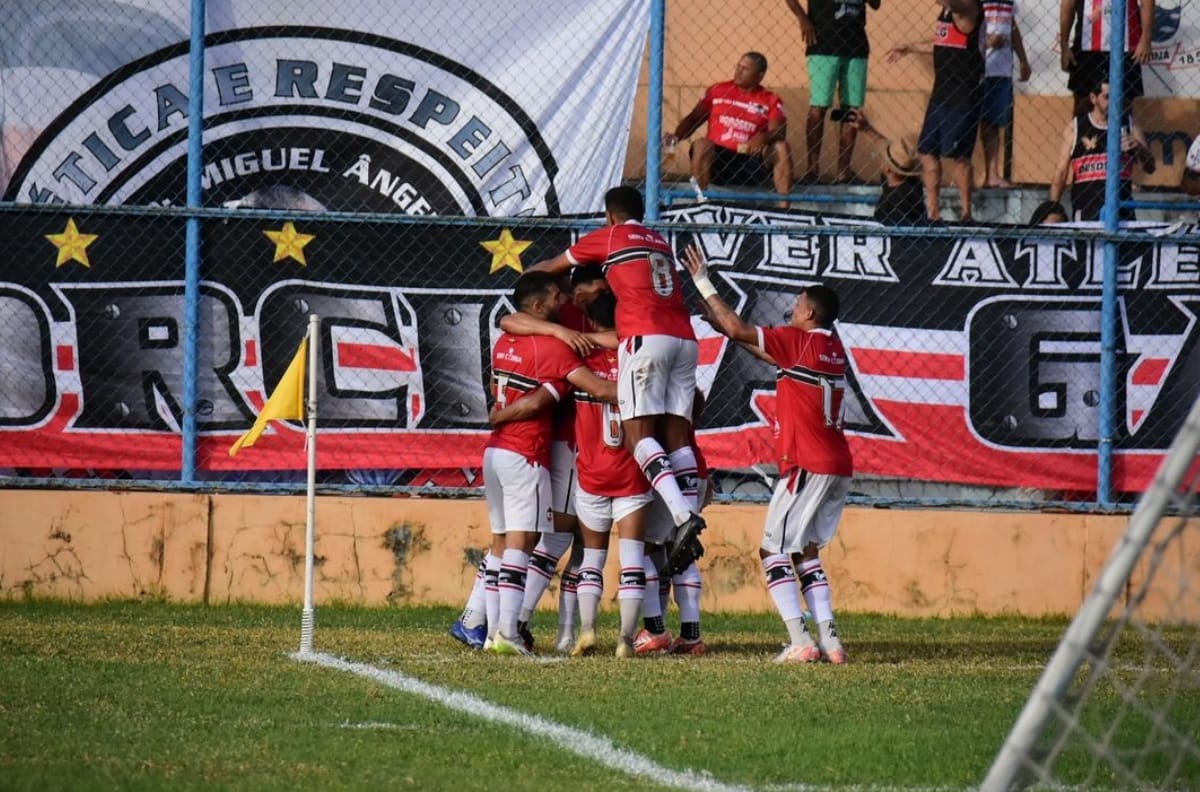 River vence Altos por 2 a 1