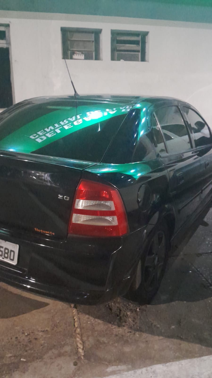 Veículo apreendido, modelo Chevrolet Astra.