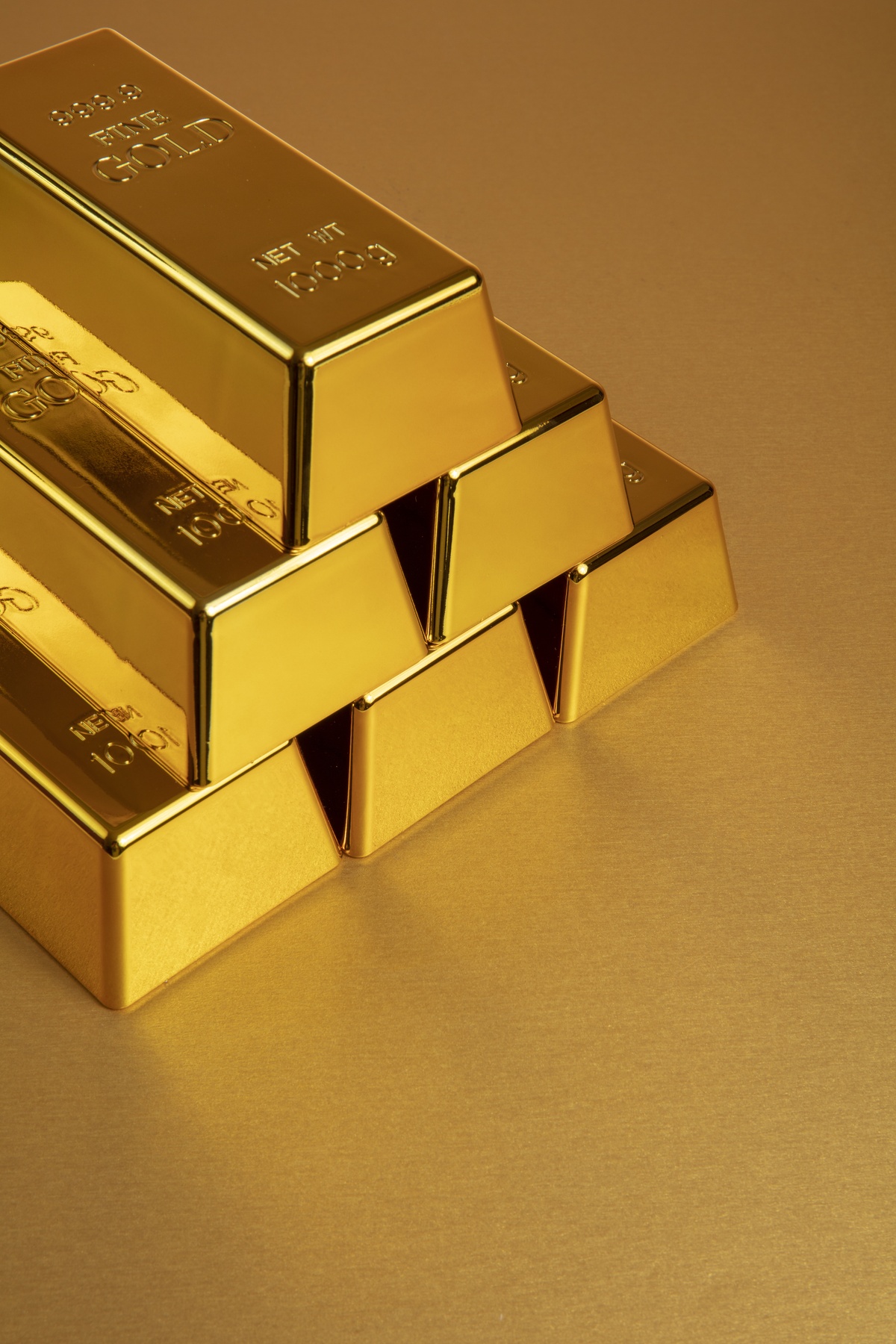 A disparada no preço do ouro reflete expectativas de cortes na taxa de juros pelo Federal Reserve e o aumento da demanda dos bancos centrais.