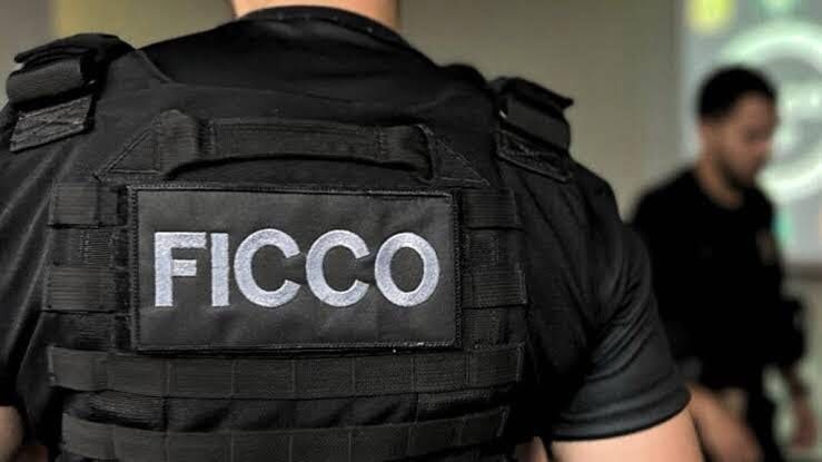 A presa é suspeita de ter envolvimento com lideranças de uma facção