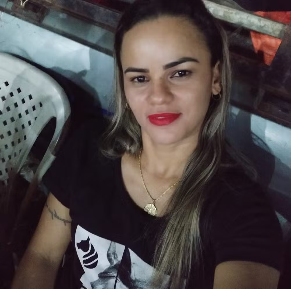 Aline Oliveira, de 35 anos