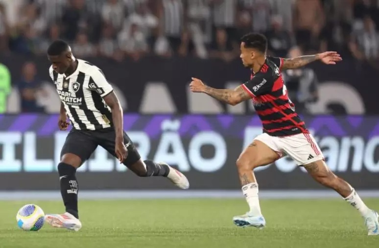Botafogo vence o Flamengo