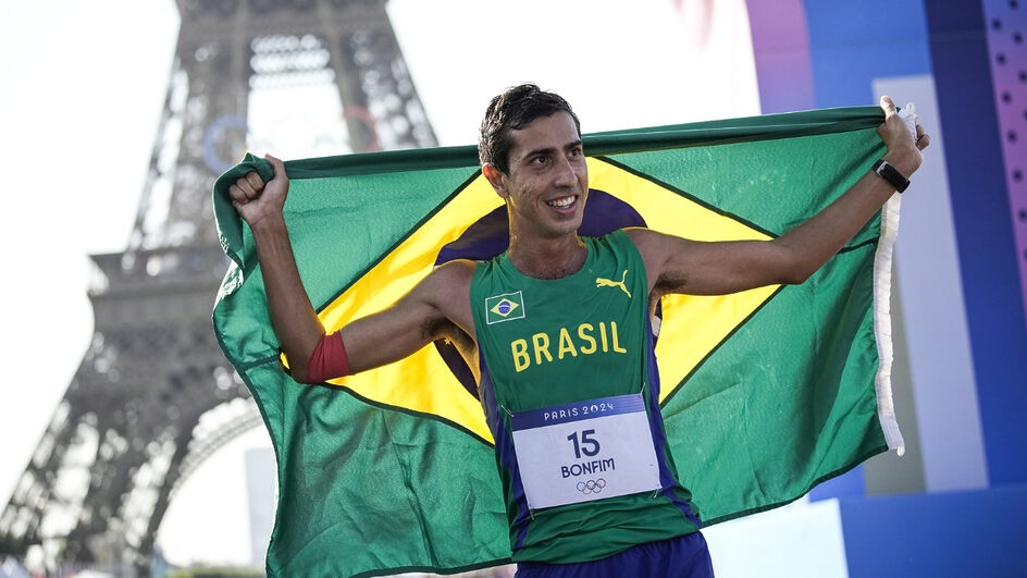 Caio Bonfim conquista a medalha de prata em Paris