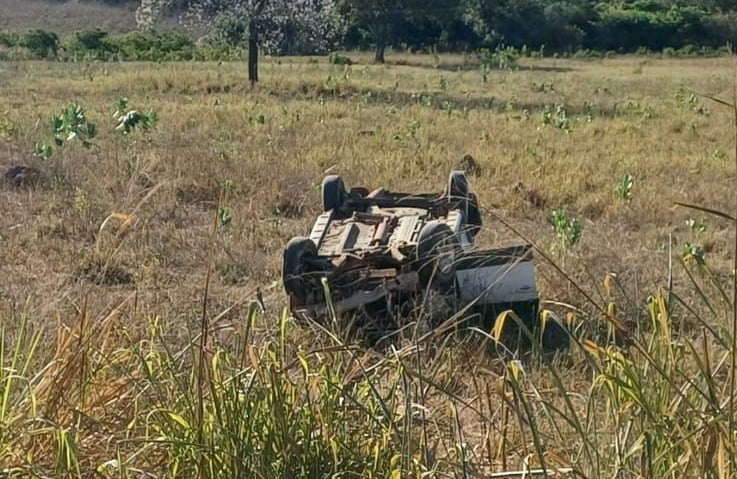 Carro capota e jovem fica gravemente ferido na BR-315, no interior do Piauí