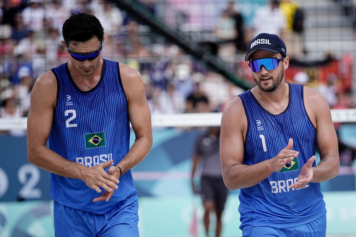 Dupla brasileira do vôlei de praia, André e George.