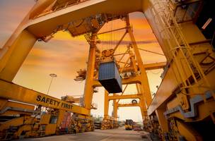 Economia brasileira registra crescimento de 1,1% no segundo trimestre de 2024, segundo FGV. (Foto: Reprodução/Freepik)