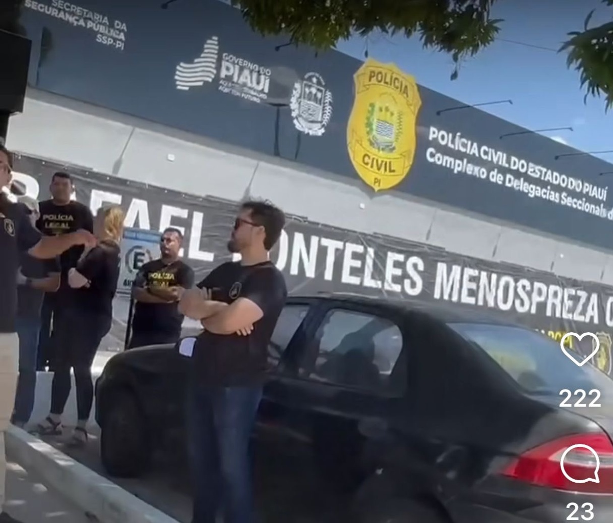…enquanto isso lá mesmo em Parnaíba o Sinpolpi estendendo faixa culpando Rafael pela falta de melhoria na polícia civil