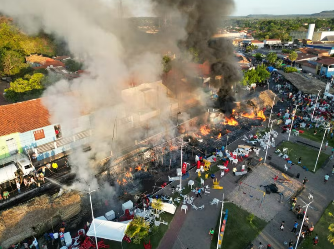 Incêndio em festejos na cidade de José de Freitas, Piauí.