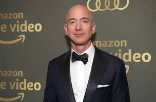 O bilionário Jeff Bezos estaria interessado em adquirir a franquia campeã da NBA, Boston Celtics. (Foto: Reprodução)