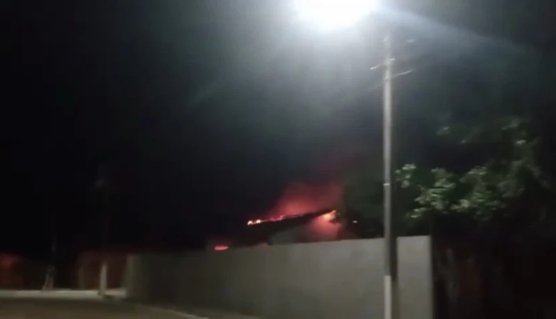 O Corpo de Bombeiros foi acionado