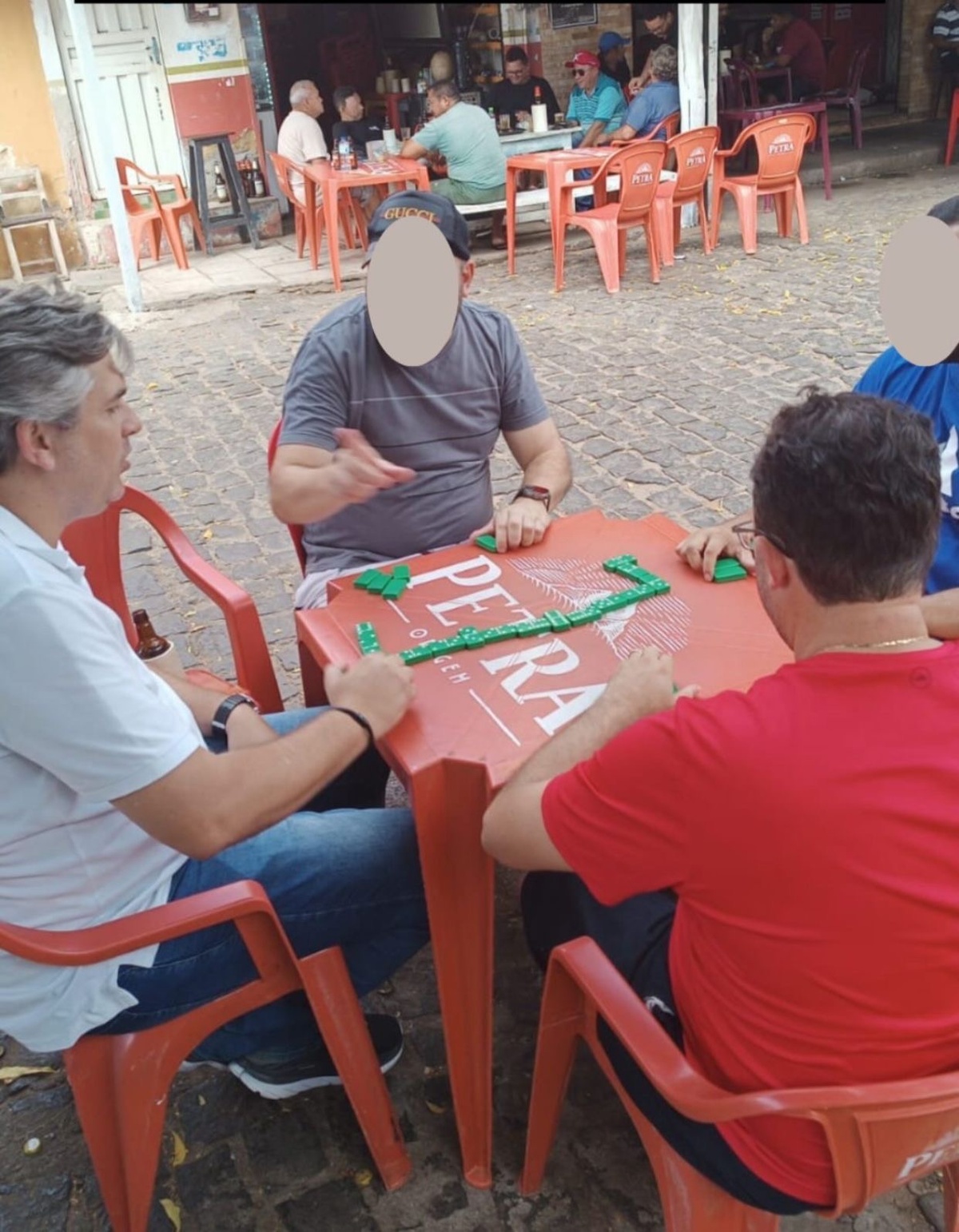 O deputado Pablo em Mesa de carteado em Picos. O que se aposta ?
