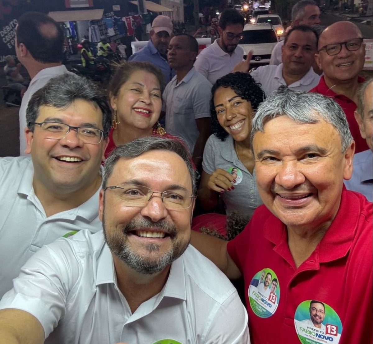 Wellington e seu velho uniforme de campanha, a camisa vermelha, quando a turma de Rafael já optou pelo branco