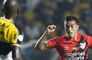 Criciúma e Athletico-PR ficaram no 0 a 0• Divulgação/Brasileirão (Foto: • Divulgação/Brasileirão)