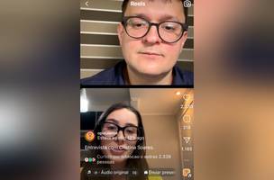 Cristina em live com Petrus fala da relação familiar e de política (Foto: Reprodução)