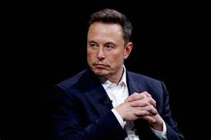 Elon Musk se torna o primeiro trilionário da história após IPO da SpaceX