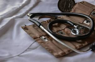 Medicos deverão apresentar vículos com farmaceuticas e empresas de saúde (Foto: Marcelo Leal/Unsplash)