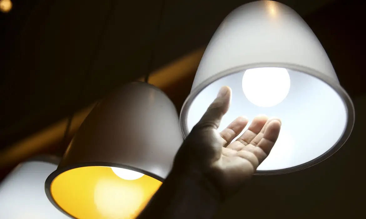 nas contas de luz