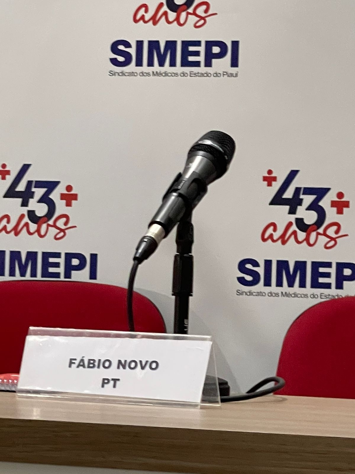 O candidato Fábio Novo (PT) foi único dos candidatos convidados que não esteve presente