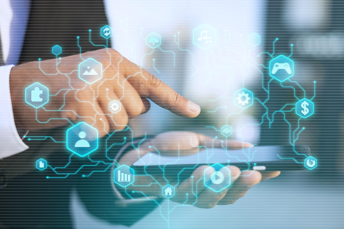 Recursos públicos e privados visam digitalizar 50% das indústrias brasileiras até 2033.