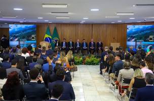 Texto entra em vigor após sanção presidencial (Foto: Nova lei do Turismo)