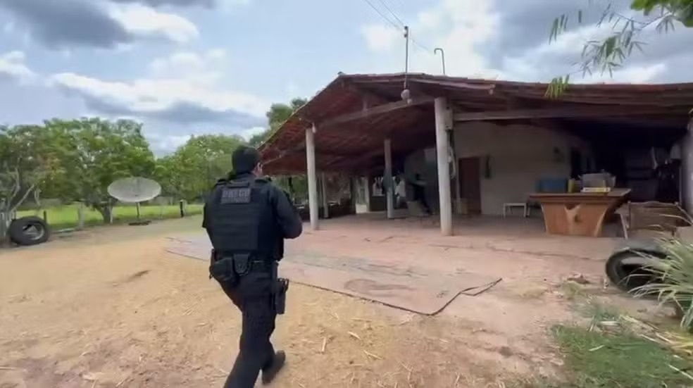 Trio suspeito de roubos a banco e a carros-fortes no Nordeste são presos em operação da Polícia Civil