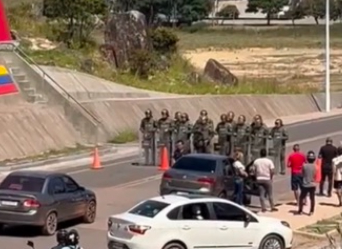 A fronteira está sendo controlada pela guarda nacional