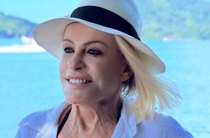 Ana Maria Braga celebra alta de tratamento de câncer (Foto: Redes Sociais | Reprodução)
