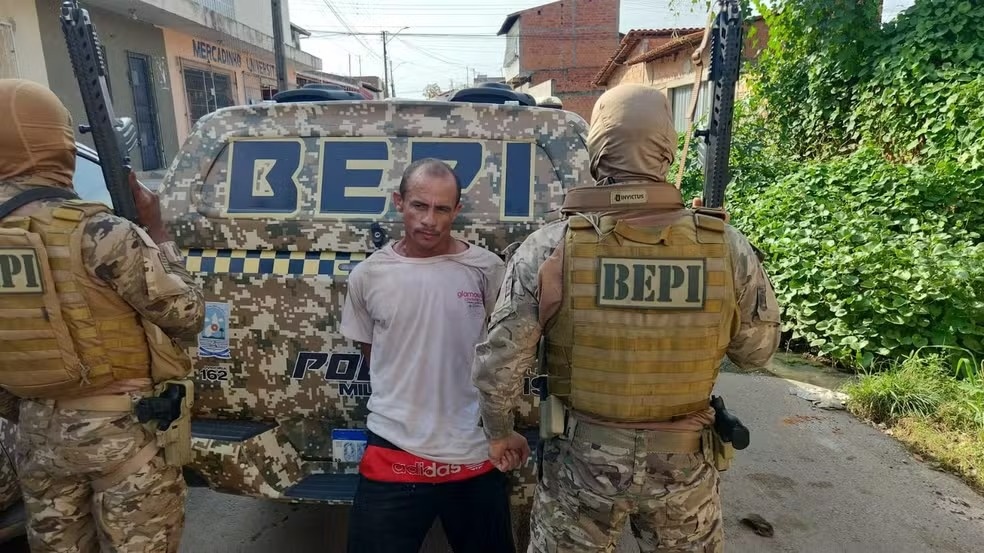 Clenilson Sousa Santos, de 36 anos, suspeito de matar um casal de idosos e sua neta de 7 anos