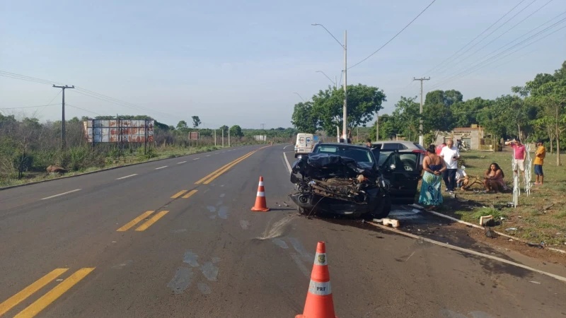 Colisão entre dois veículos na BR-343, em Piripiri, deixa jovem de 21 anos ferida