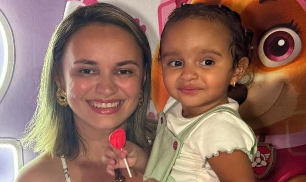 Ilzilene Barros, a mãe, e Maria Ylana Vitória, de 2 anos