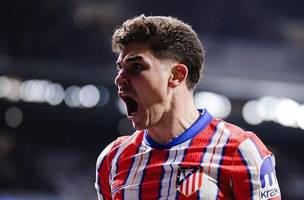 Julián Álvarez marcou os gols da virada do Atlético de Madrid contra o Leverkusen• Reprodução/@atleticodemadrid (Foto: • Reprodução/@atleticodemadrid)