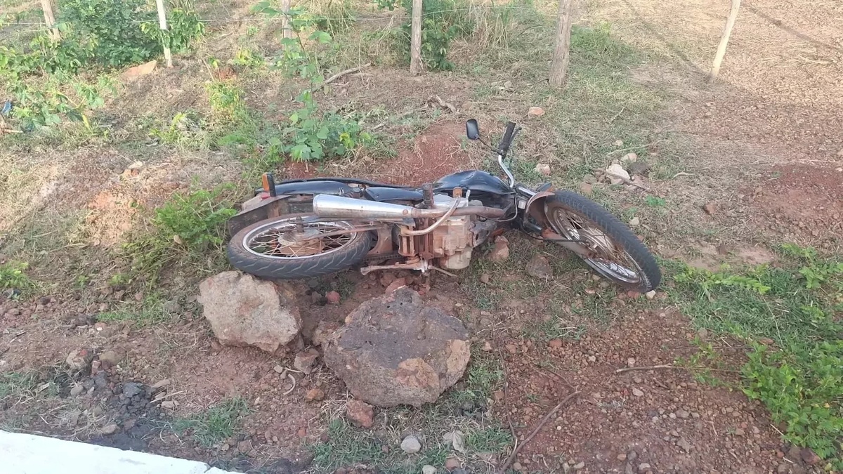 Motocicleta das vítimas.