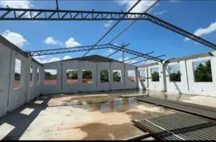 Nova biblioteca conta com dois pavimentos e plataforma elevatória para acessibilidade. (Foto: Reprodução | Ascom Uespi)