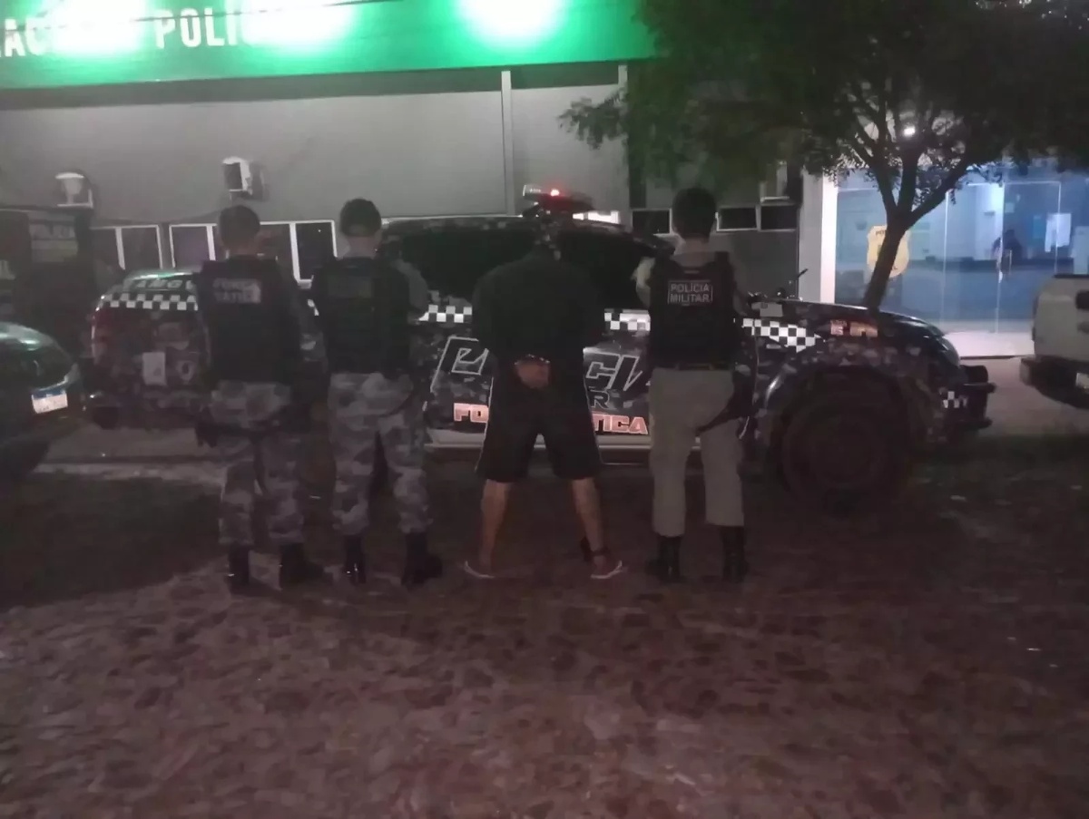 O suspeito foi conduzido à Delegacia de Piripiri, onde foi registrado o flagrante