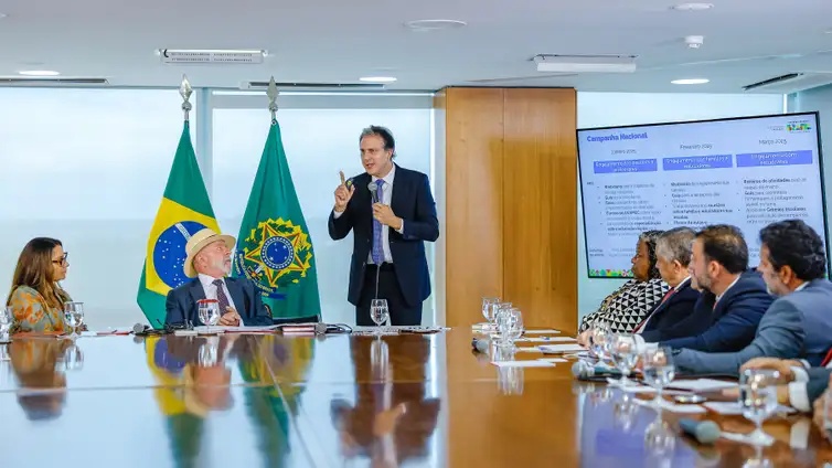 Pede engajamento dos pais
