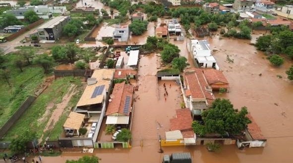 Picos após alagamentos