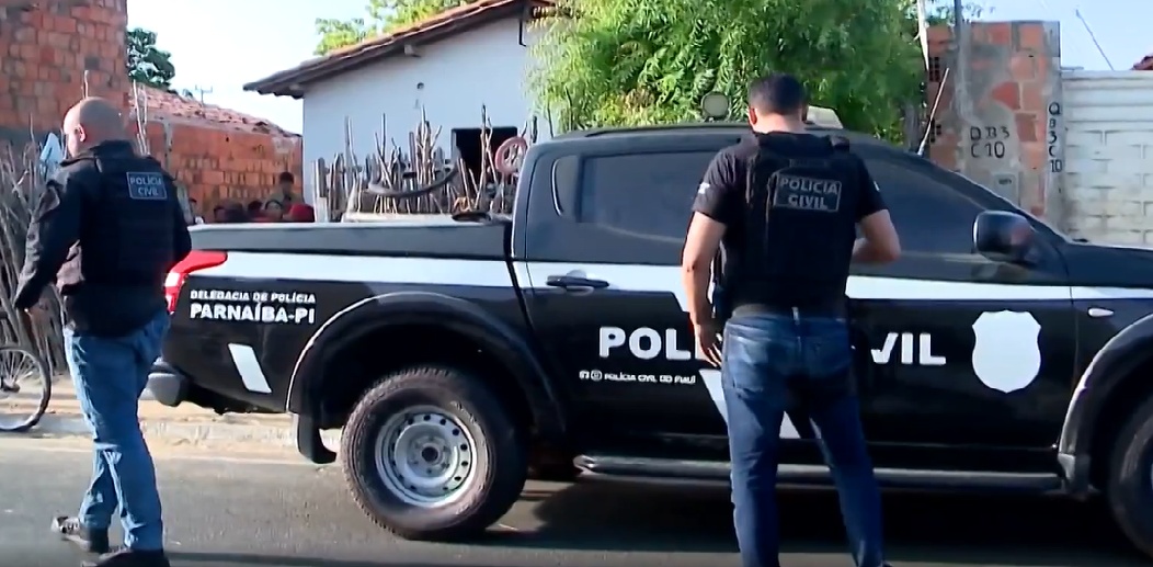 Polícia Civil na casa da família vítima do envenenamento