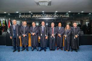 Posse da nova diretoria (Foto: TJ PI)