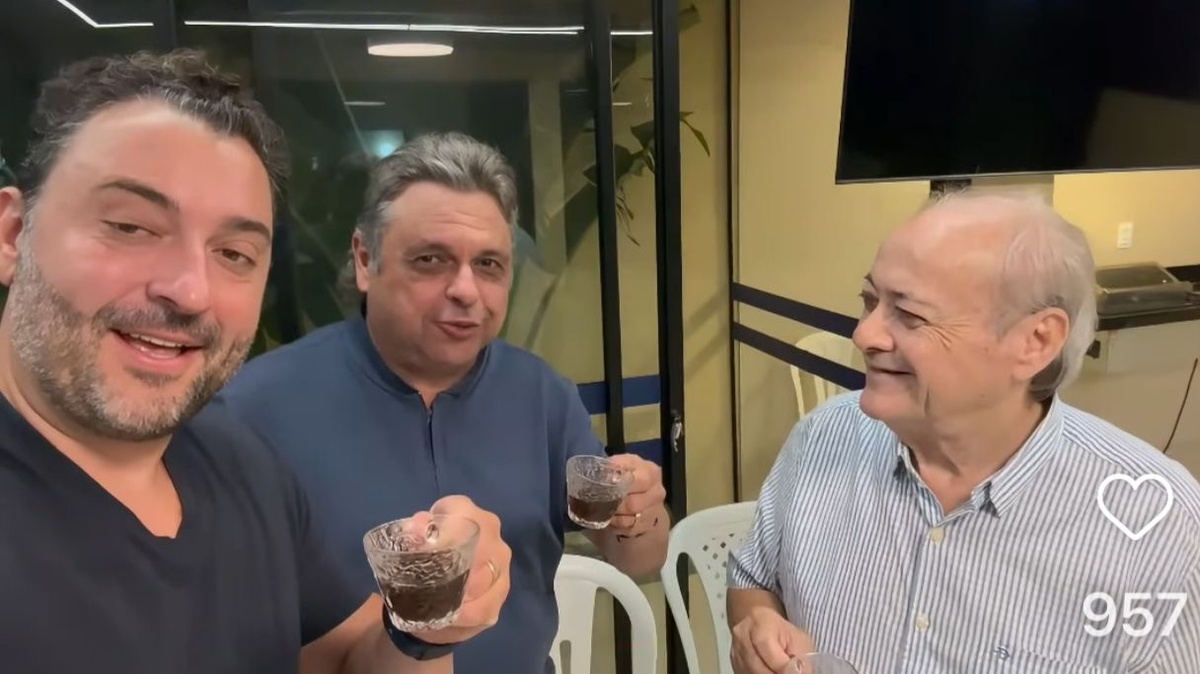 Silvio Mendes, os deputados Atila e Julio. No cafezinho. Trataram de nova empresa de terceirizados na PMT?